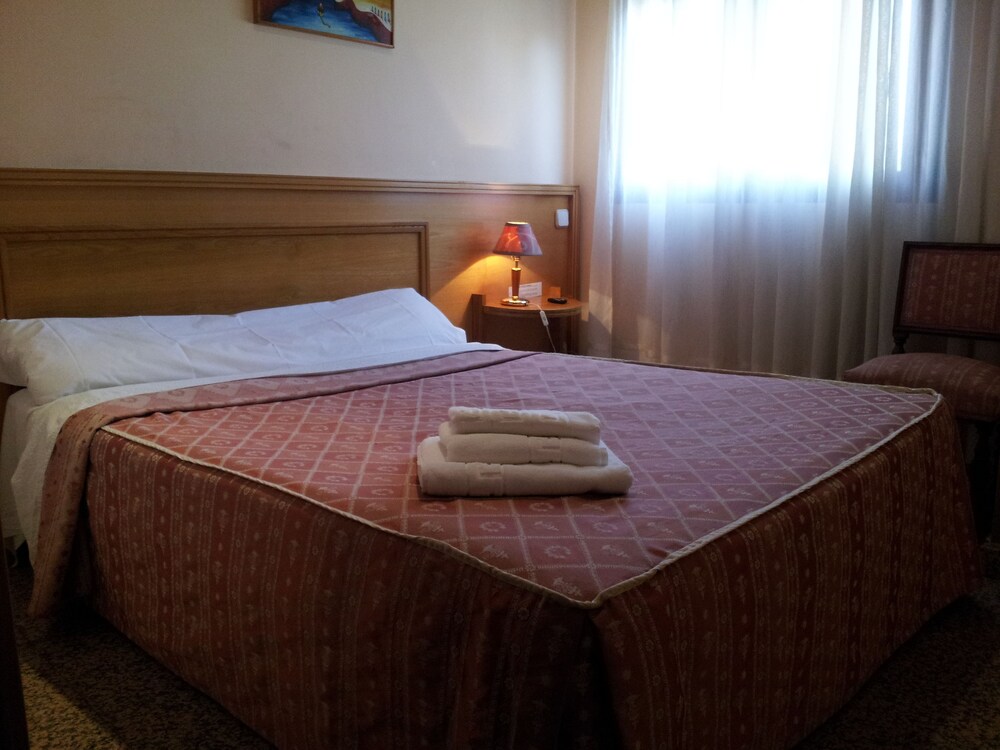 Hostal Juan XXIII, Madrid Hostal Juan XXIII, Madrid