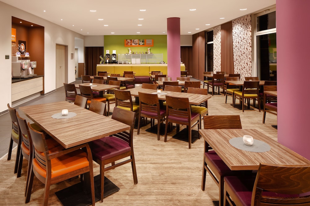 Holiday Inn Express Düsseldorf City North, Dusseldorf Holiday Inn Express Düsseldorf City North, Dusseldorf