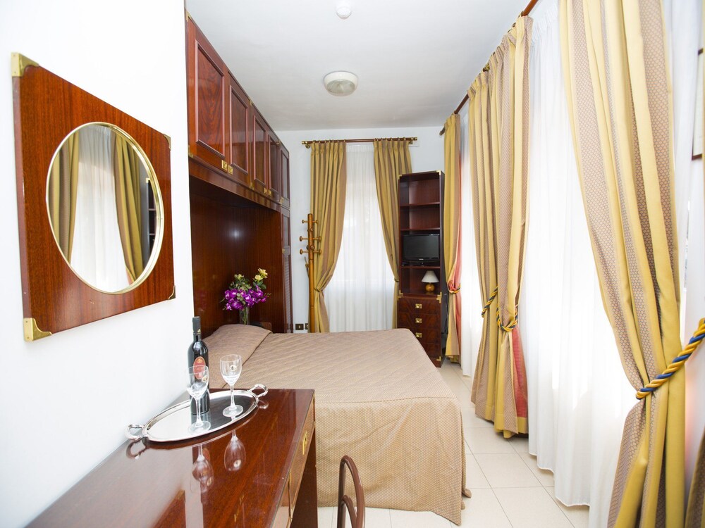 Hotel Residence Villa Tassoni, Rome Hotel Residence Villa Tassoni, Rome