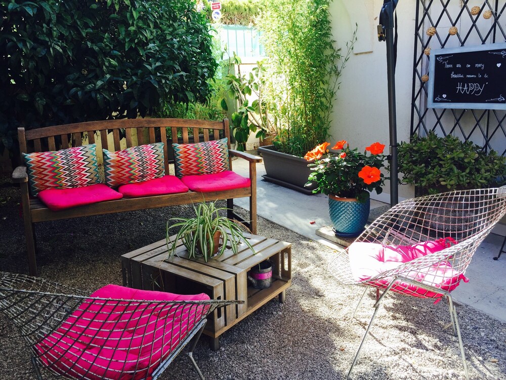 Hotel Le Petit Castel, Antibes Hotel Le Petit Castel, Antibes