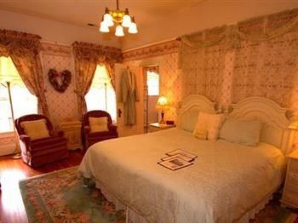 Lion and the Rose Victorian Guest House, Portland Lion and the Rose Victorian Guest House, Portland