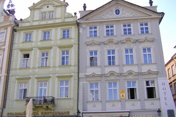 Old Town Square Apartments