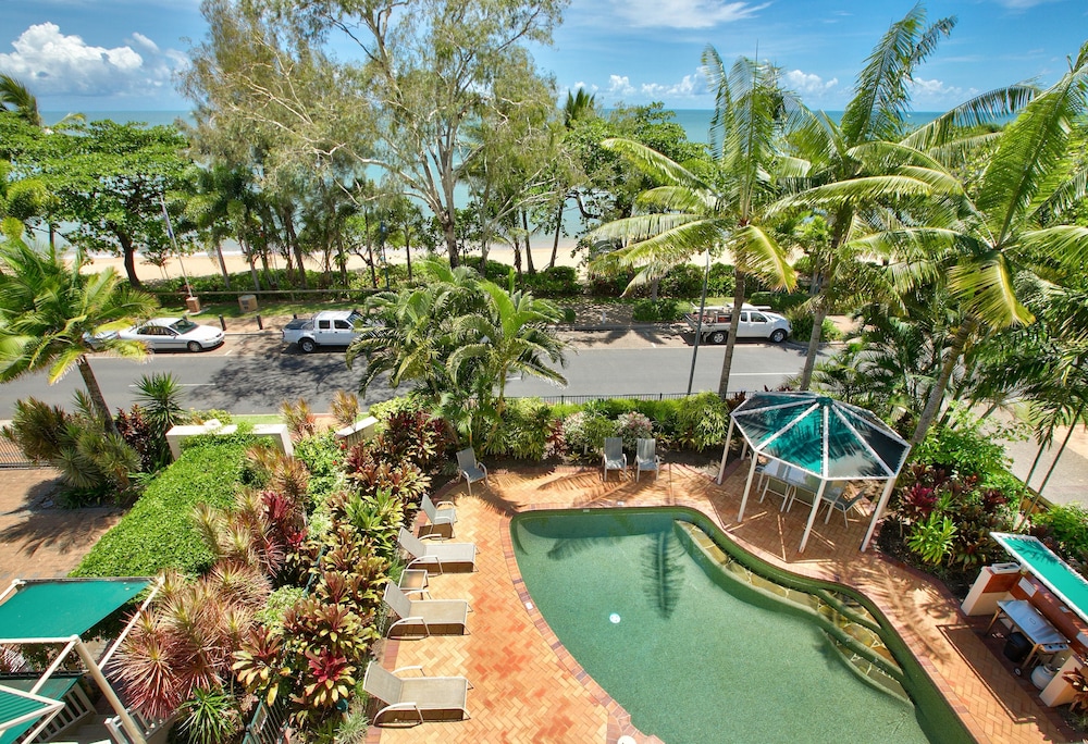 On the Beach Holiday Apartments, Cairns On the Beach Holiday Apartments, Cairns