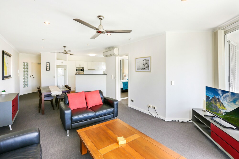 On the Beach Holiday Apartments, Cairns On the Beach Holiday Apartments, Cairns