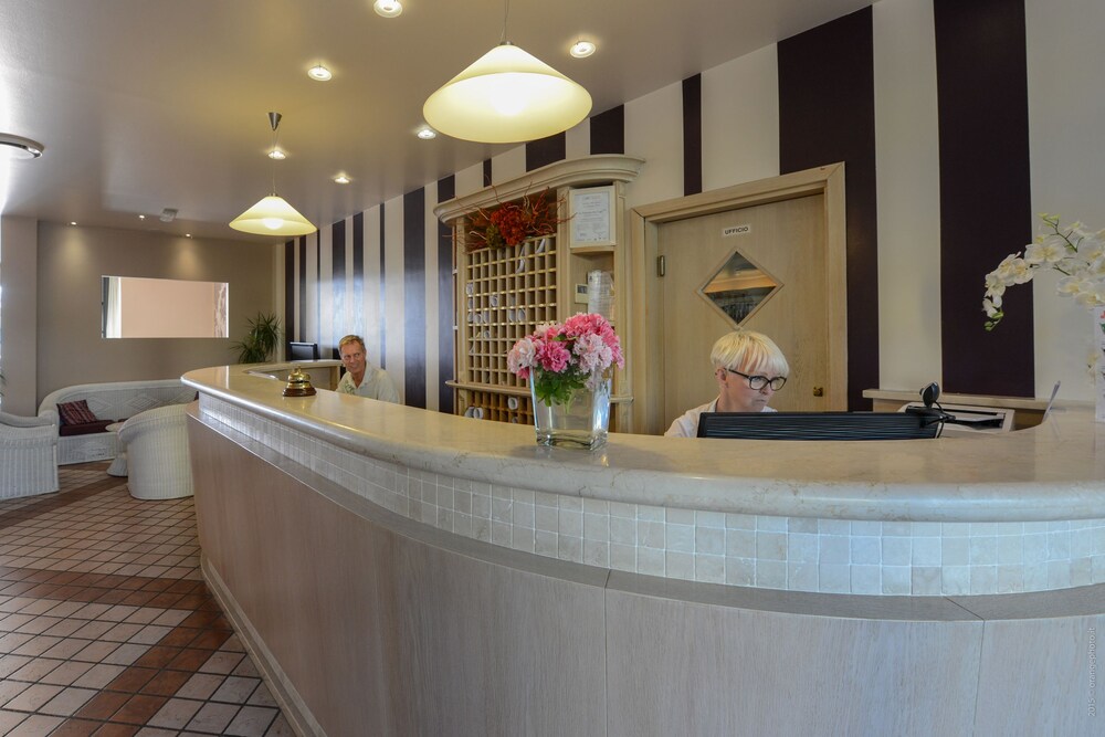 Le Terrazze Sul Lago Residence & Hotel, Lake Garda Le Terrazze Sul Lago Residence & Hotel, Lake Garda