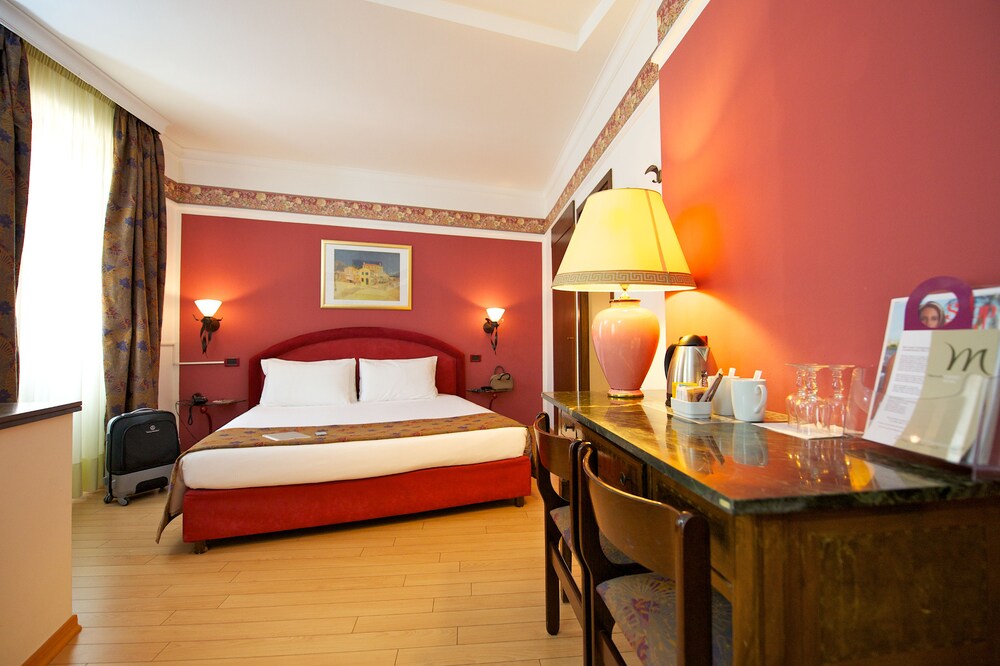 Hotel The Originals Turin Royal (ex Qualys-Hotel), Turin Hotel The Originals Turin Royal (ex Qualys-Hotel), Turin