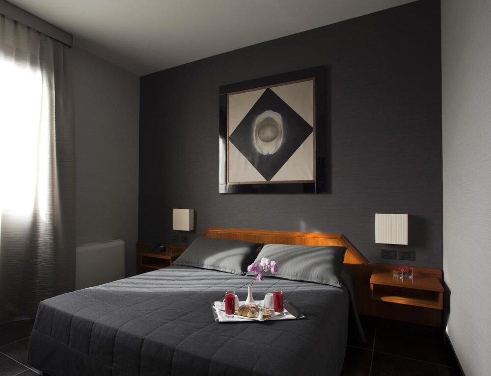 Hotel Zone, Rome Hotel Zone, Rome