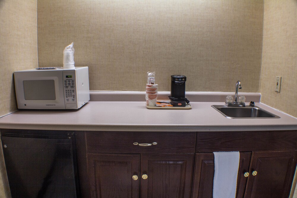 Quality Inn and Suites Conference Center, Erie Quality Inn and Suites Conference Center, Erie