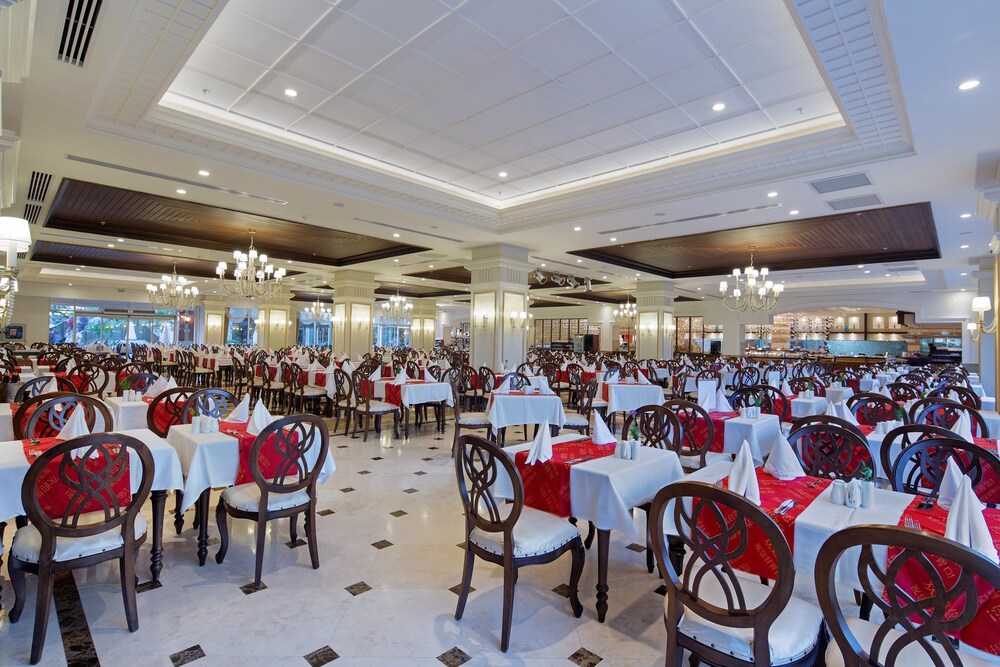 Crystal Palace Luxury Resort & Spa - All Inclusive, Side Crystal Palace Luxury Resort & Spa - All Inclusive, Side