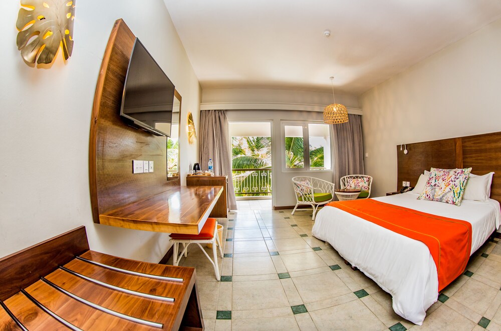 Tarisa Resort