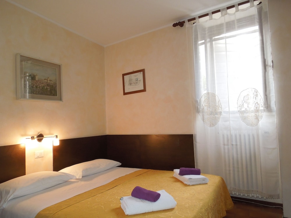 Hotel Ristorante Touring, Lake Garda Hotel Ristorante Touring, Lake Garda