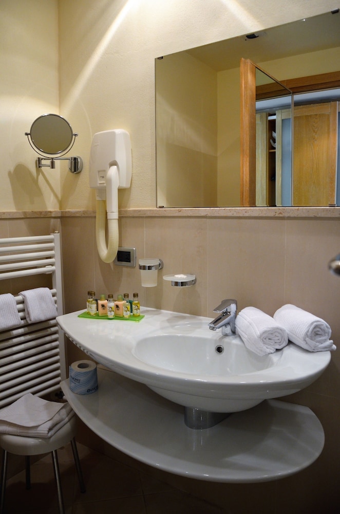 Castellaro Golf Resort, Castellaro Castellaro Golf Resort, Castellaro