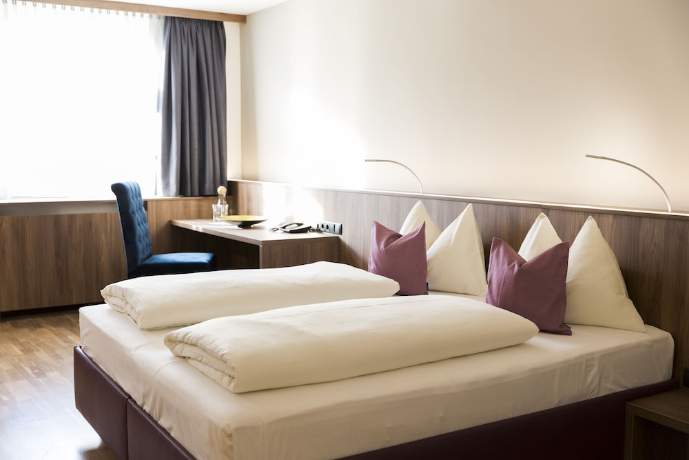 Altstadthotel Weisses Kreuz, Innsbruck Altstadthotel Weisses Kreuz, Innsbruck
