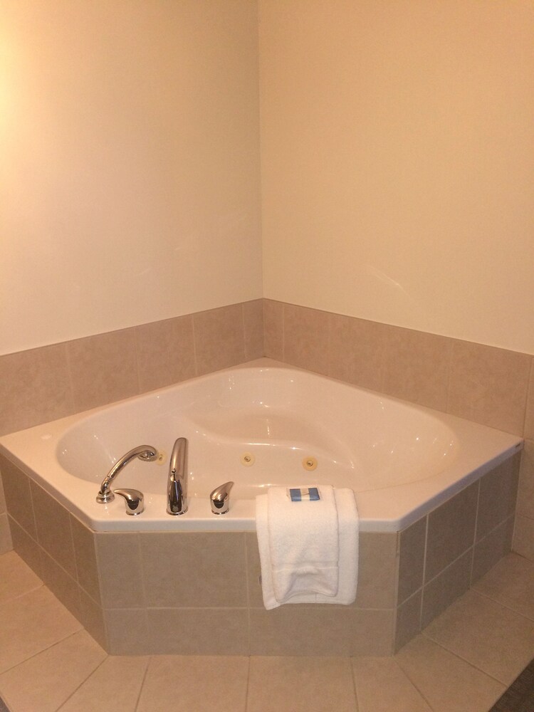 SUPER 8 SAINTE AGATHE DES MONT, Sainte-Agathe-des-Monts (QC) SUPER 8 SAINTE AGATHE DES MONT, Sainte-Agathe-des-Monts (QC)