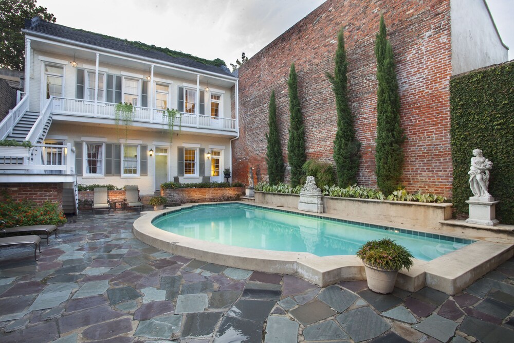 Chateau Hotel, New Orleans Chateau Hotel, New Orleans