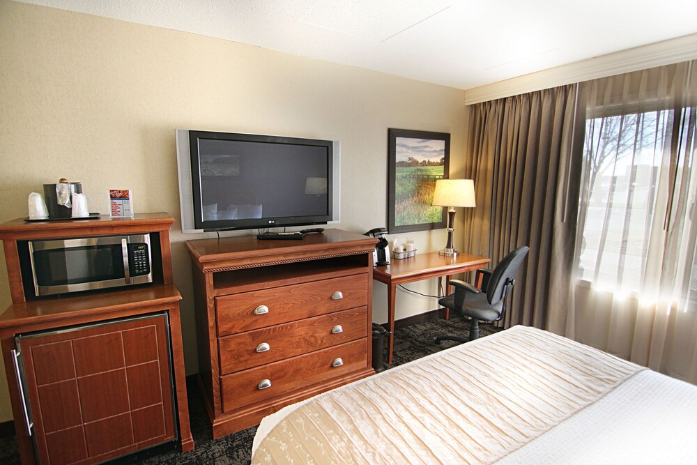 C'mon Inn Hotel & Suites, Grand Forks C'mon Inn Hotel & Suites, Grand Forks