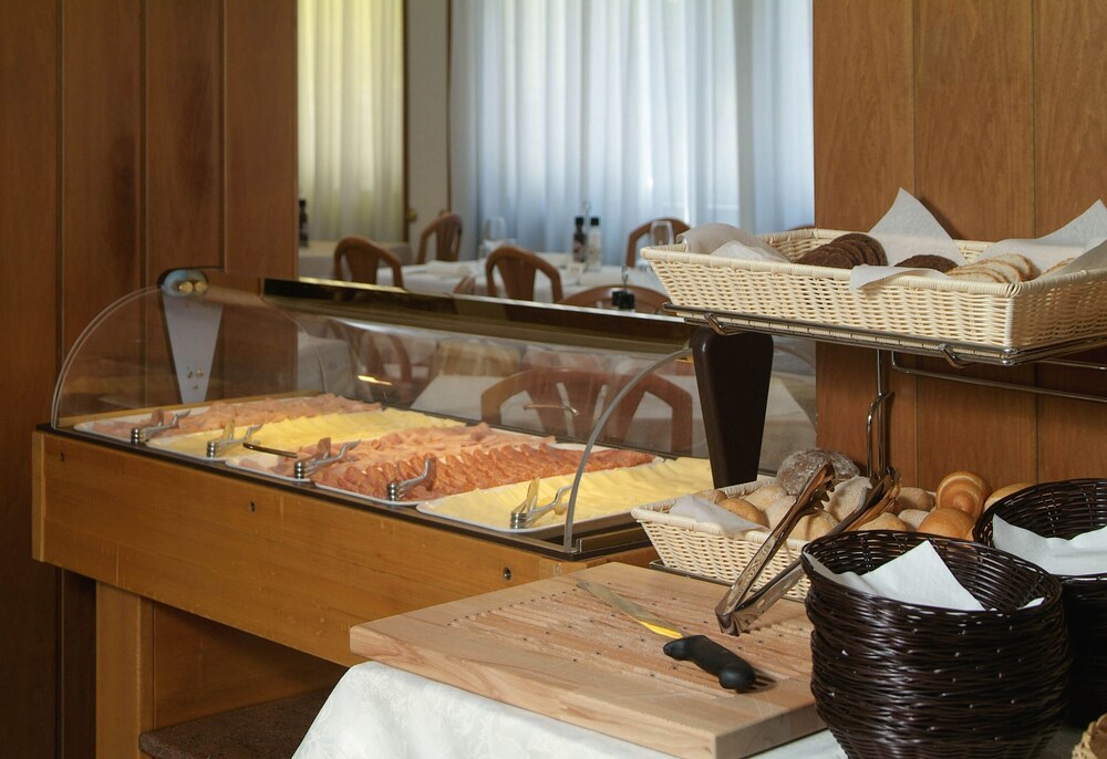 Albergo Gardesana, Lake Garda Albergo Gardesana, Lake Garda