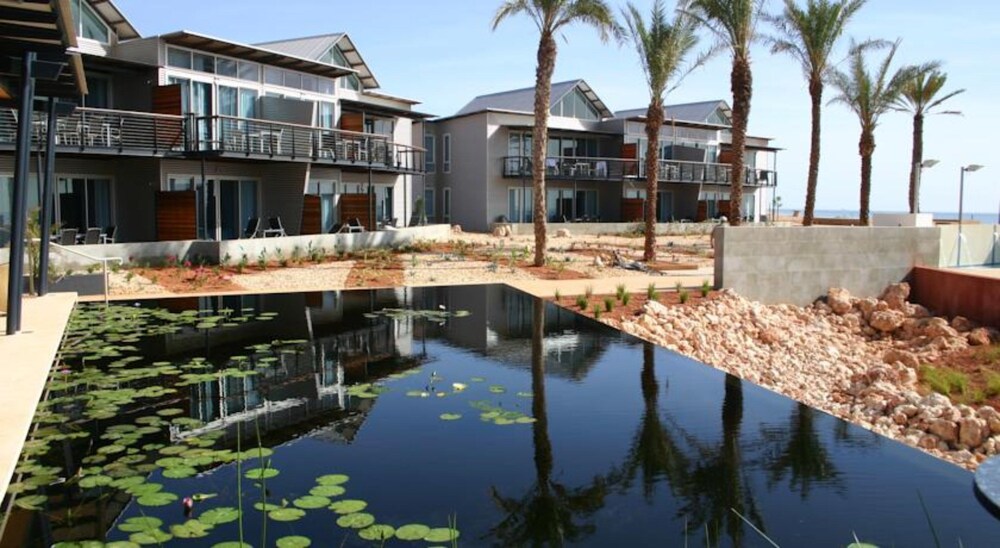 Mantarays Ningaloo Beach Resort, Exmouth Mantarays Ningaloo Beach Resort, Exmouth