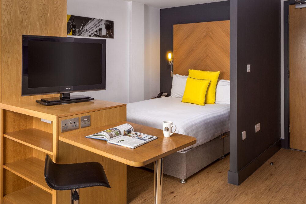 Roomzzz Leeds City West, Leeds Roomzzz Leeds City West, Leeds