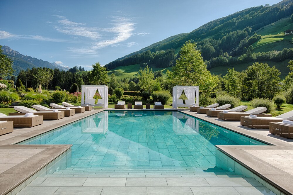 Alpenpalace Deluxe Hotel & Spa Resort Alpenpalace Deluxe Hotel & Spa Resort