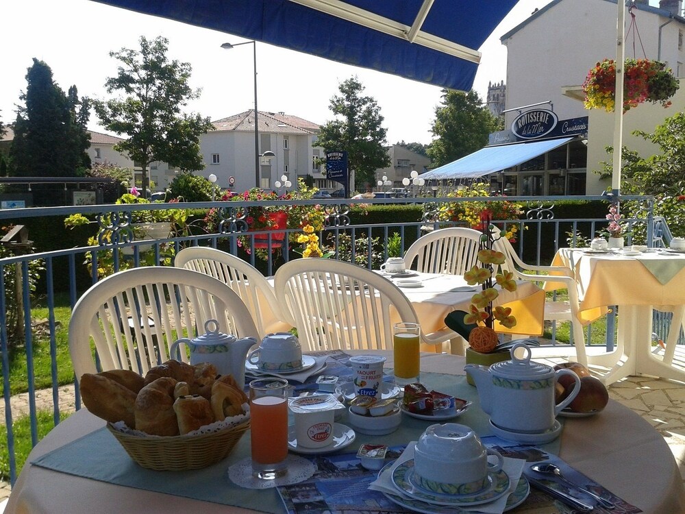 Le Logis de Brou, Bourg-En-Bresse Le Logis de Brou, Bourg-En-Bresse