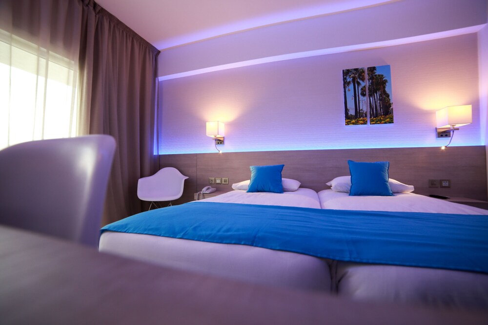 Les Palmiers Beach Hotel, Larnaca Les Palmiers Beach Hotel, Larnaca
