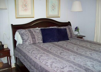 One in the Heart of Gatlinburg (Unit 307) - 1 Br condo by RedAwning, Gatlinburg One in the Heart of Gatlinburg (Unit 307) - 1 Br condo by RedAwning, Gatlinburg