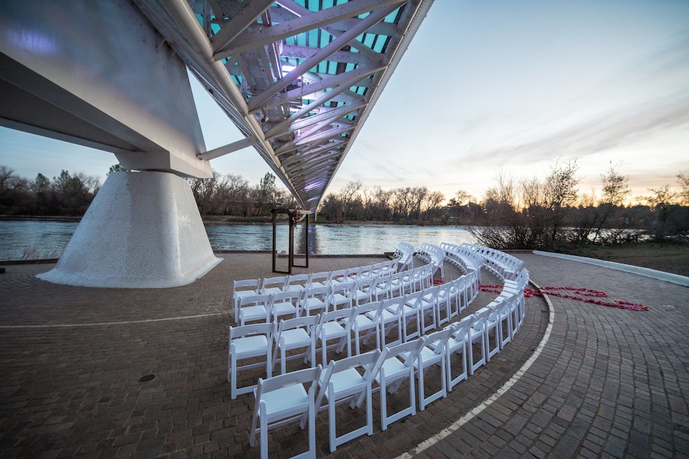 Sheraton Redding Hotel at the Sundial Bridge, Redding Sheraton Redding Hotel at the Sundial Bridge, Redding