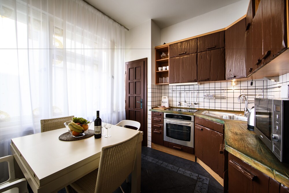 APLEND CITY Hviezdoslavovo námestie, Bratislava APLEND CITY Hviezdoslavovo námestie, Bratislava