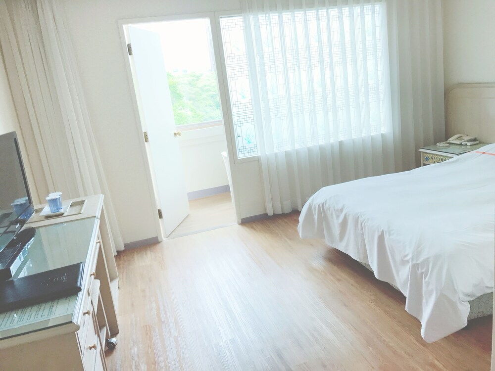 Hotel Honey Crown, Jeju Hotel Honey Crown, Jeju