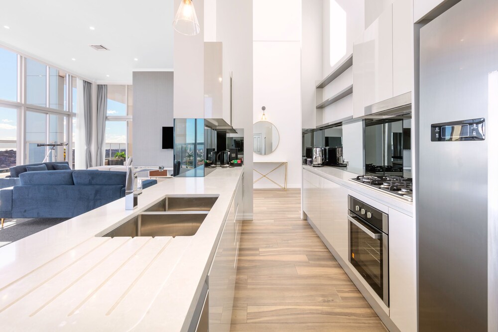 Meriton Suites Bondi Junction, Sydney Meriton Suites Bondi Junction, Sydney