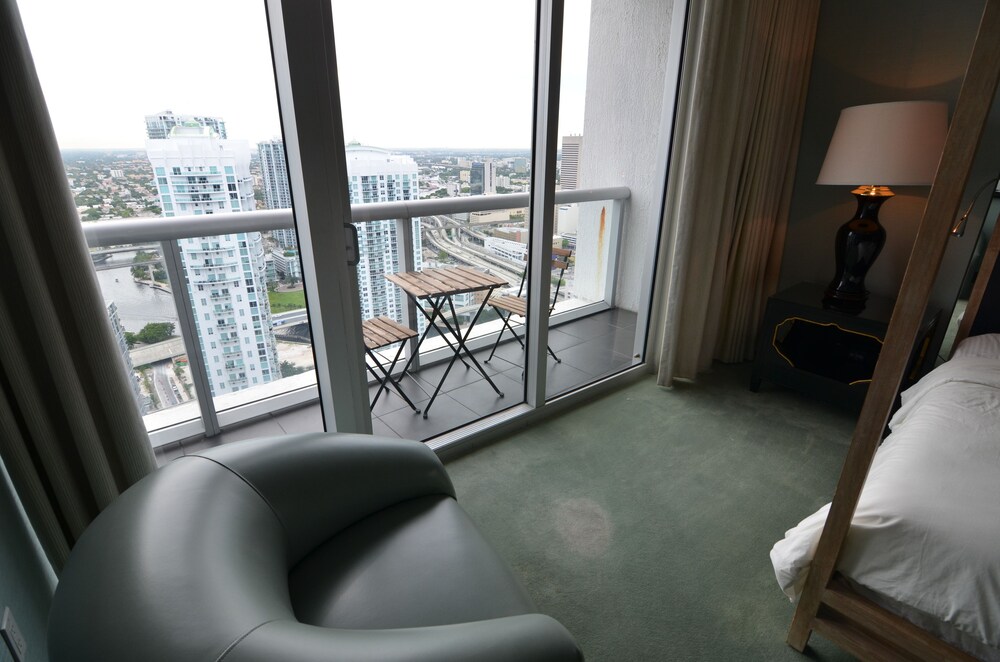 Riviera Luxury Living at Icon Brickell, Miami Riviera Luxury Living at Icon Brickell, Miami
