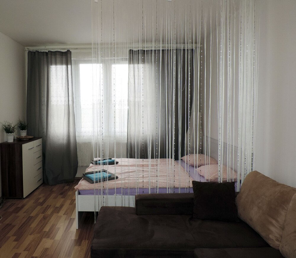 HomeroomsPrague HomeroomsPrague