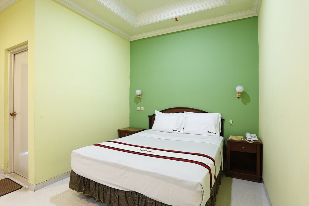 Reddoorz near Ambarukmo Plaza 3, Depok Reddoorz near Ambarukmo Plaza 3, Depok