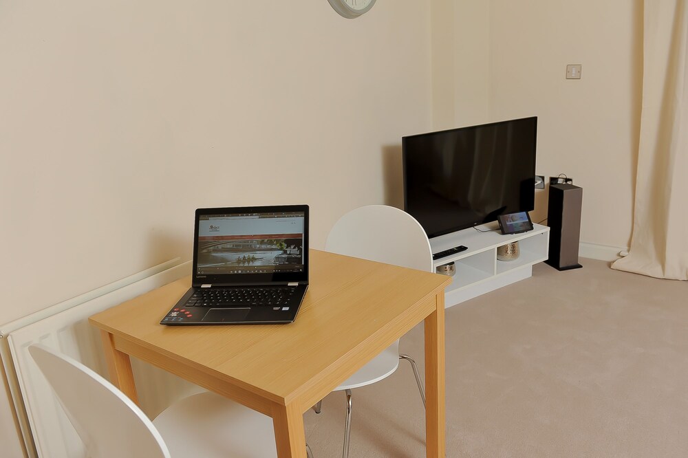 Select Serviced Accommodation - Blakes Quay, Reading Select Serviced Accommodation - Blakes Quay, Reading
