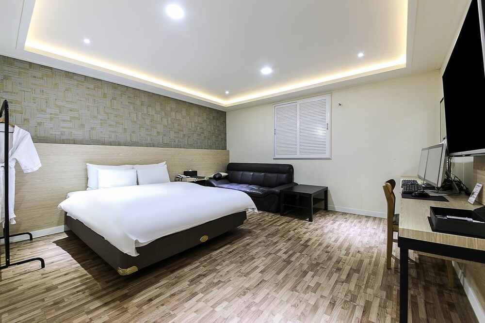 White Hotel, Suwon White Hotel, Suwon