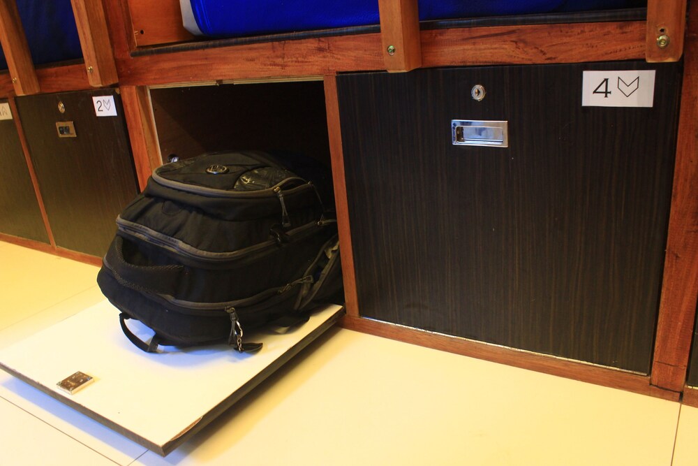 Buton Backpaker Lodge - Hostel, Bandung Buton Backpaker Lodge - Hostel, Bandung