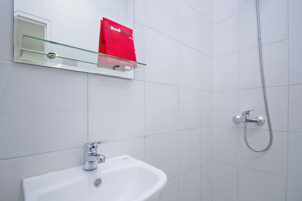 RedDoorz Plus @ Mas Mansyur, Jakarta RedDoorz Plus @ Mas Mansyur, Jakarta