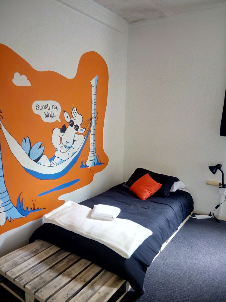 The Bouncing Lamb Backpackers, Nelson The Bouncing Lamb Backpackers, Nelson