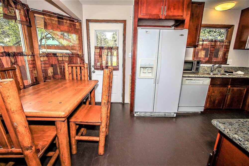 461 - Trail Blazer by RedAwning, Big Bear Lake 461 - Trail Blazer by RedAwning, Big Bear Lake