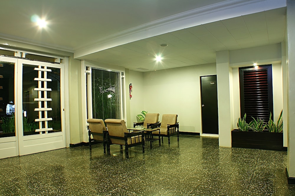 Hotel Hangtuah, Padang Hotel Hangtuah, Padang