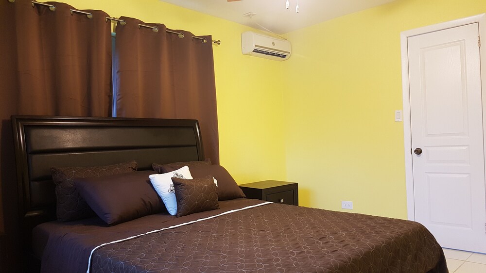 Bahama Breeze Apartments, Nassau Bahama Breeze Apartments, Nassau