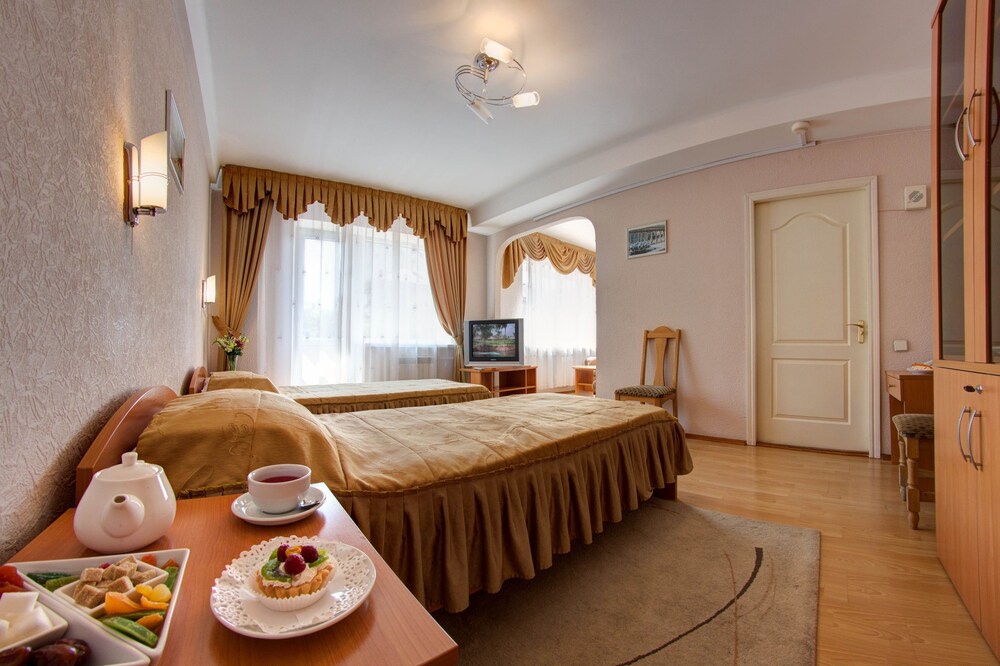 Holosiivskyi Hotel, Kiev Holosiivskyi Hotel, Kiev