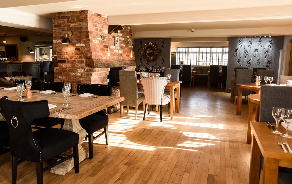 The Wheatsheaf Inn, Crewe The Wheatsheaf Inn, Crewe