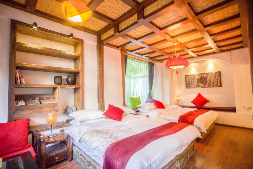 Wait For My Lover In The Moon Inn, Lijiang Wait For My Lover In The Moon Inn, Lijiang