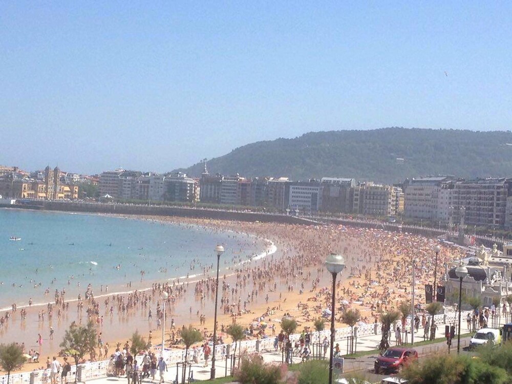 Stunning Views of Sea in Luxury Studio, San Sebastián Stunning Views of Sea in Luxury Studio, San Sebastián