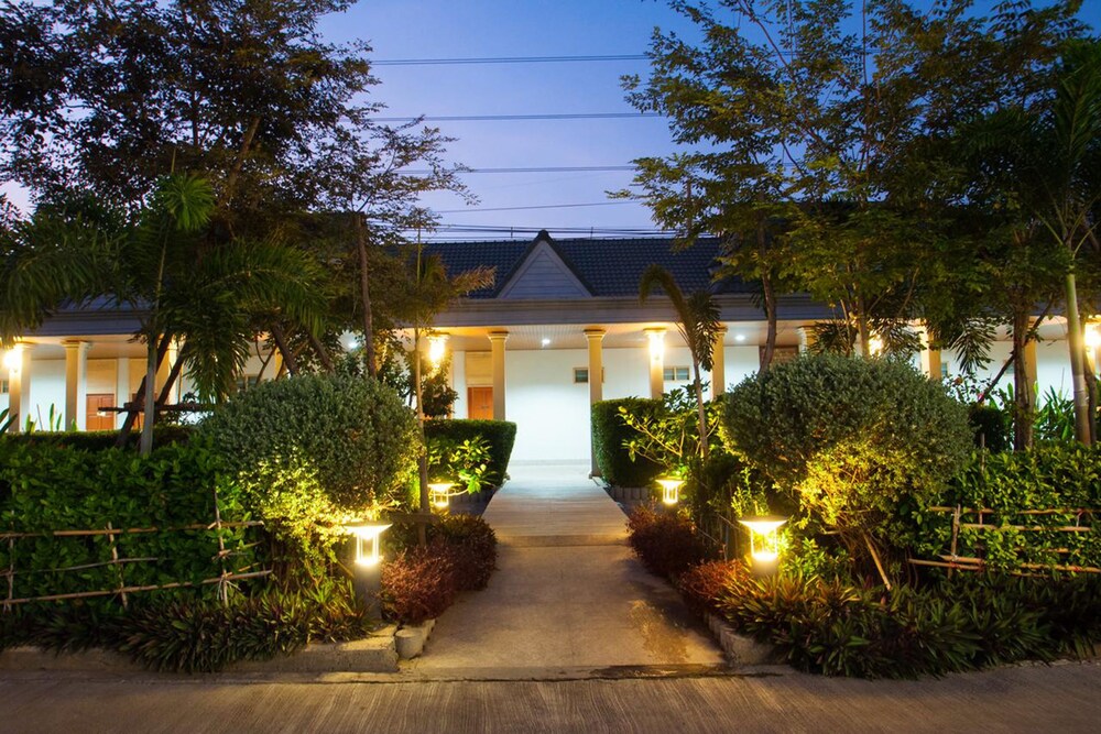 Pearl Resort and Hotel, Pak Kret Pearl Resort and Hotel, Pak Kret