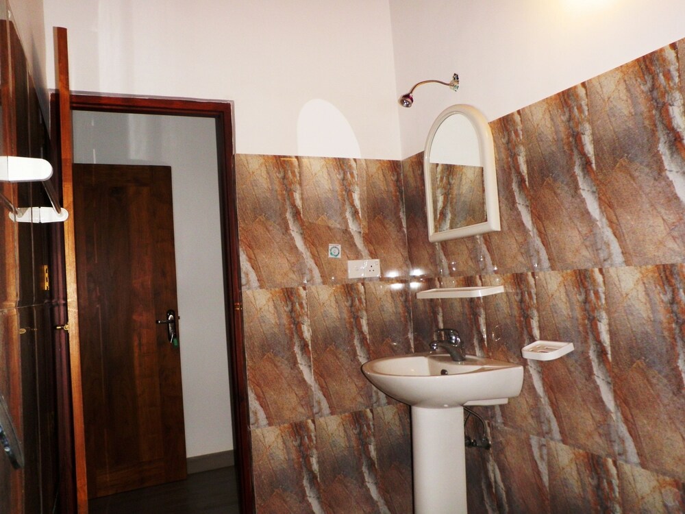 Roxy Beach Villa, Negombo Roxy Beach Villa, Negombo