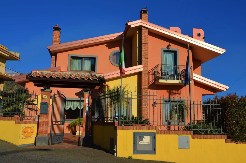 B&B Villa Hirschen, Zafferana Etnea B&B Villa Hirschen, Zafferana Etnea