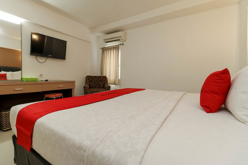 RedDoorz Plus near Karebosi Area, Makassar RedDoorz Plus near Karebosi Area, Makassar